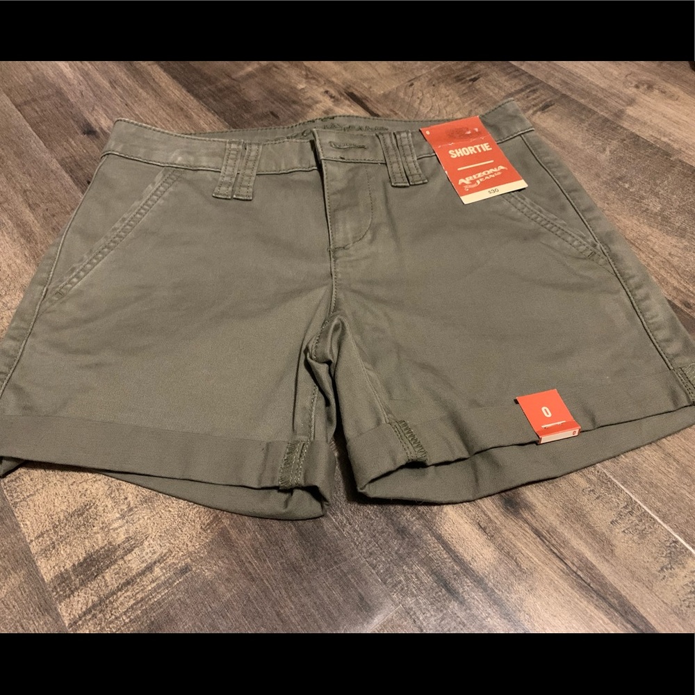 Arizona jean brand army green shorts size 0 NWT